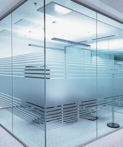 Vách kính cường lực 3